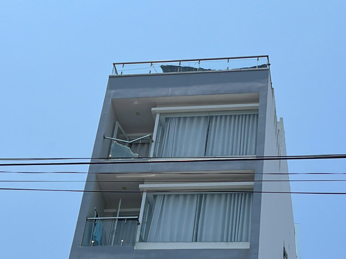 從七樓公寓墜落，男子幸運逃生