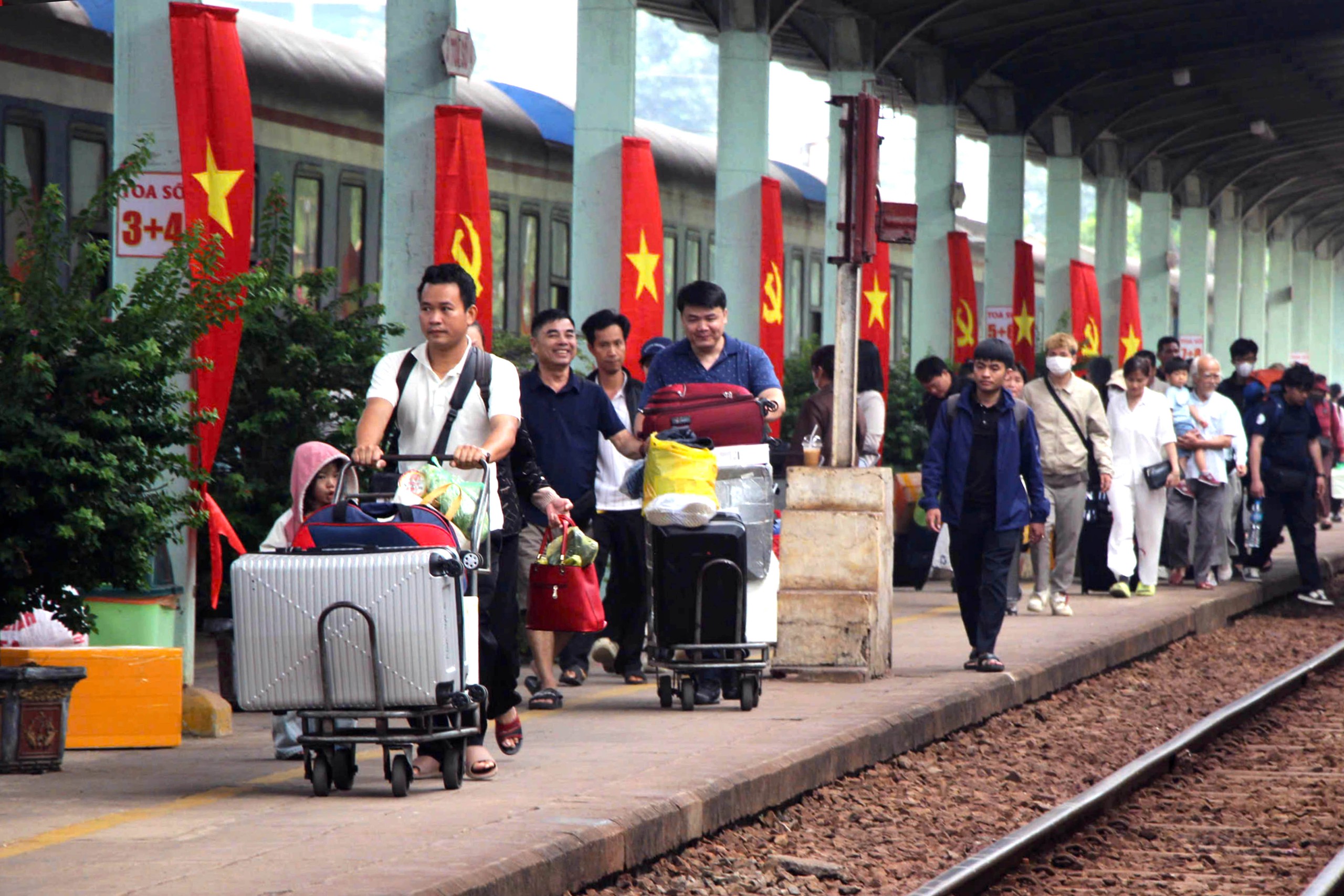 Ghềnh橋擁堵,乘客獲‘額外’客車接送