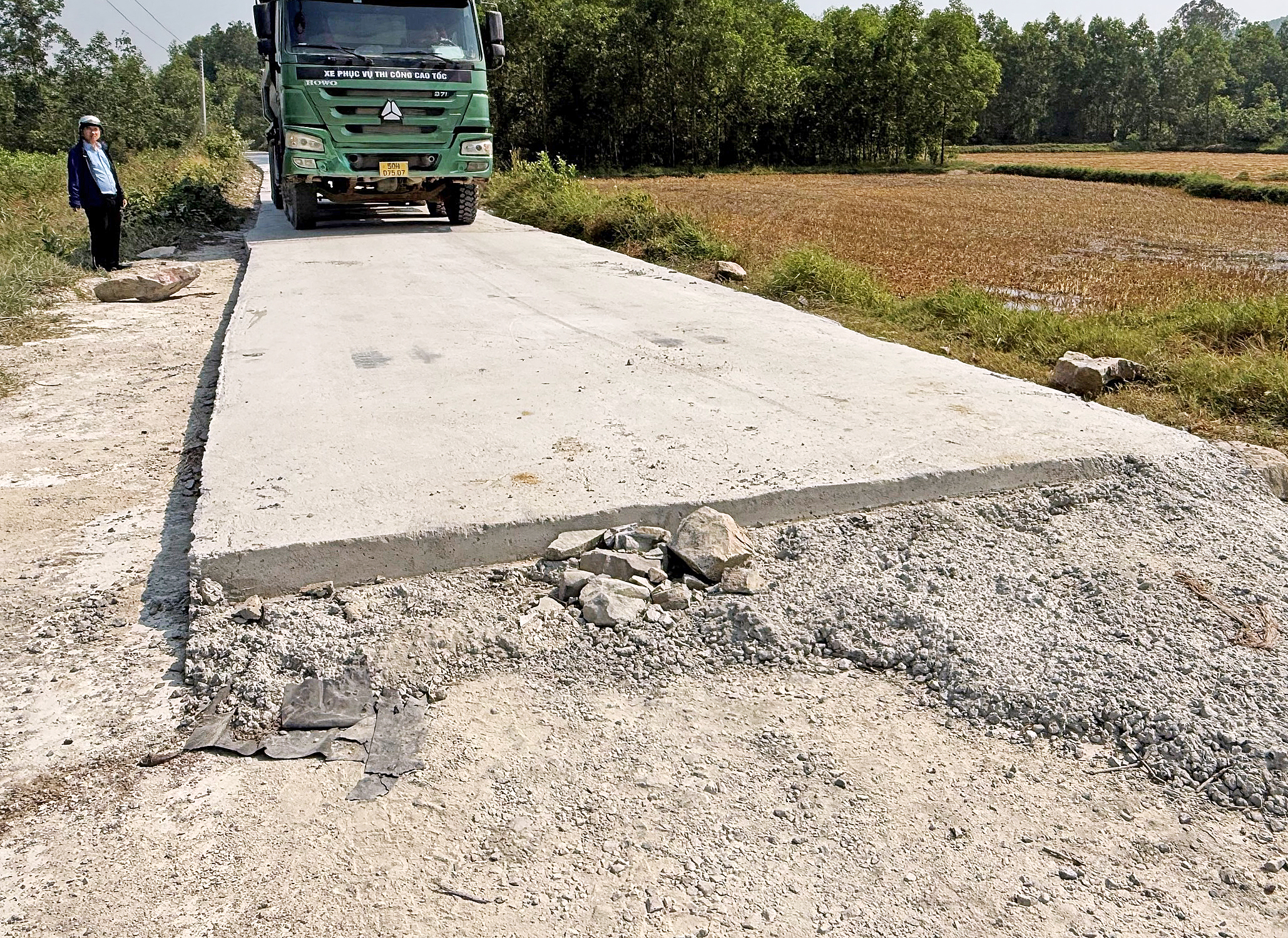 廣南-懷仁高速公路施工借用民生道路歸還進度緩慢