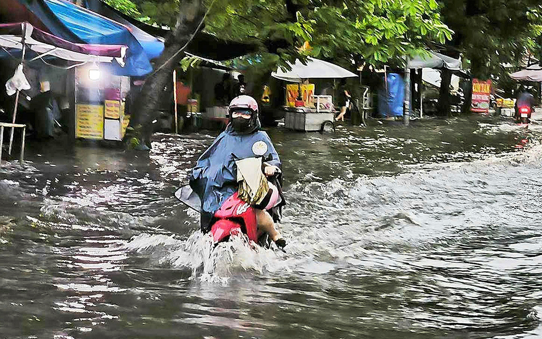 异常降雨打乱生活