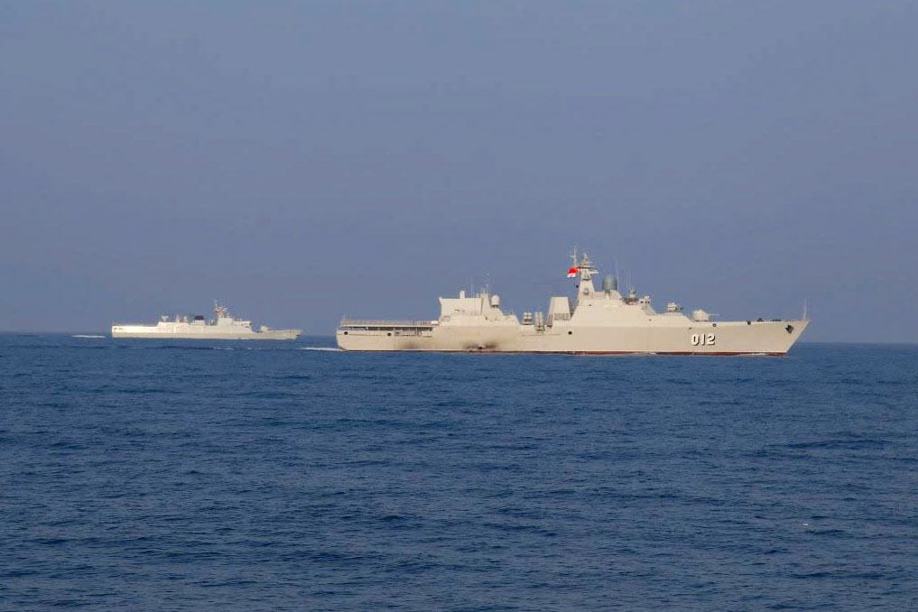 觀看越南與中國海軍首次實彈射擊反海盜
