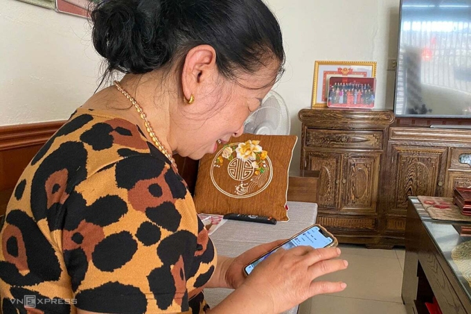 等待來自中東地區的子女消息