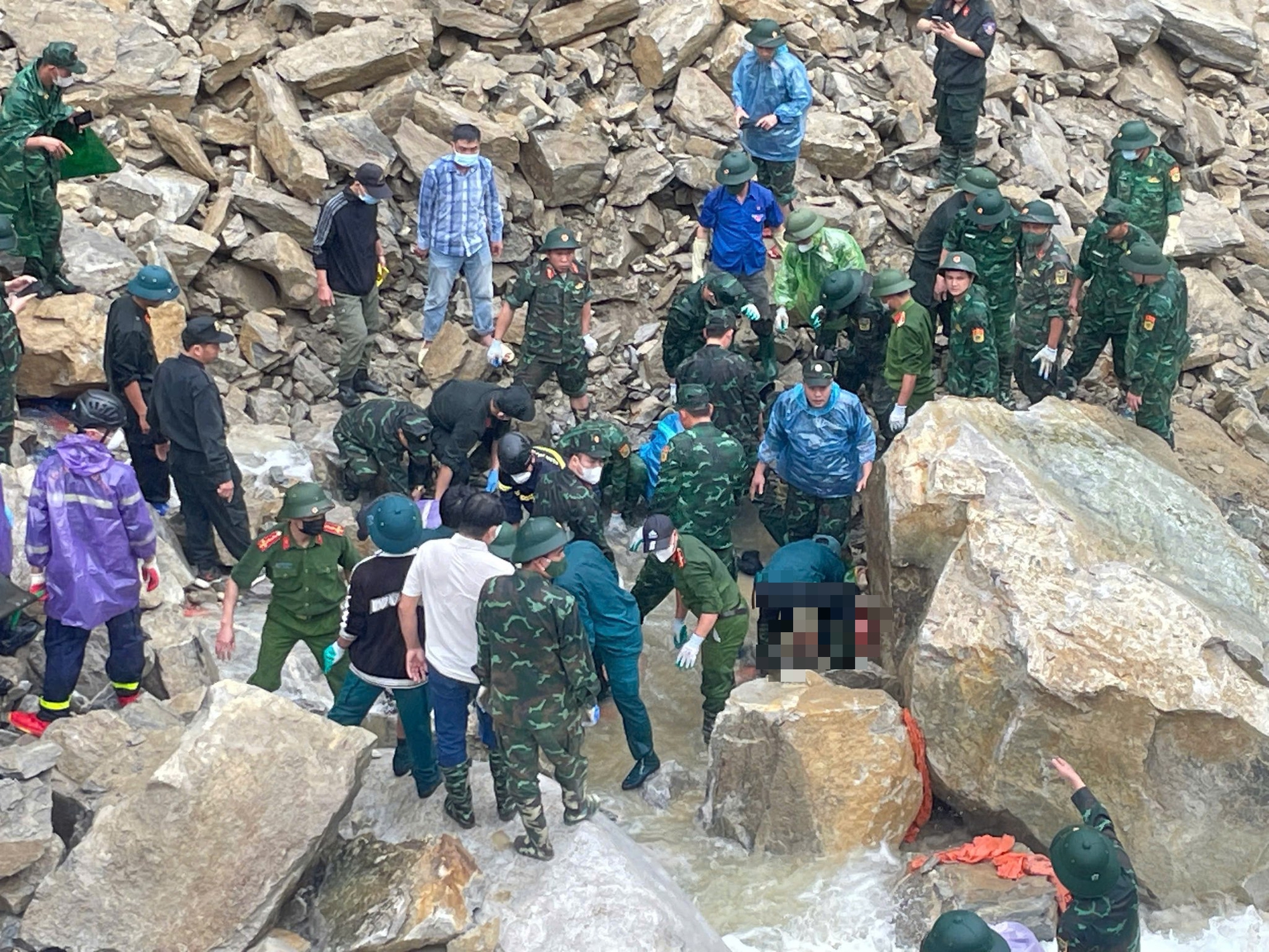 莱州Tả Páo Hồ 1A水电站滑坡现场
