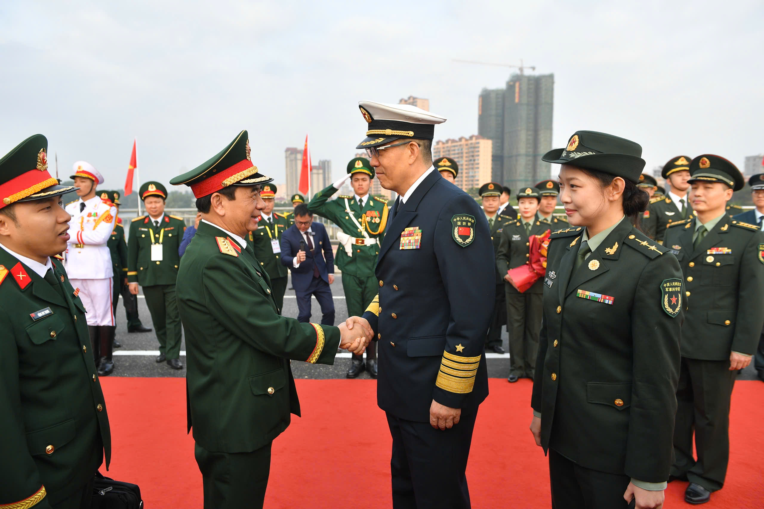 大將潘文江訪問中國，開始參加邊境國防友好交流