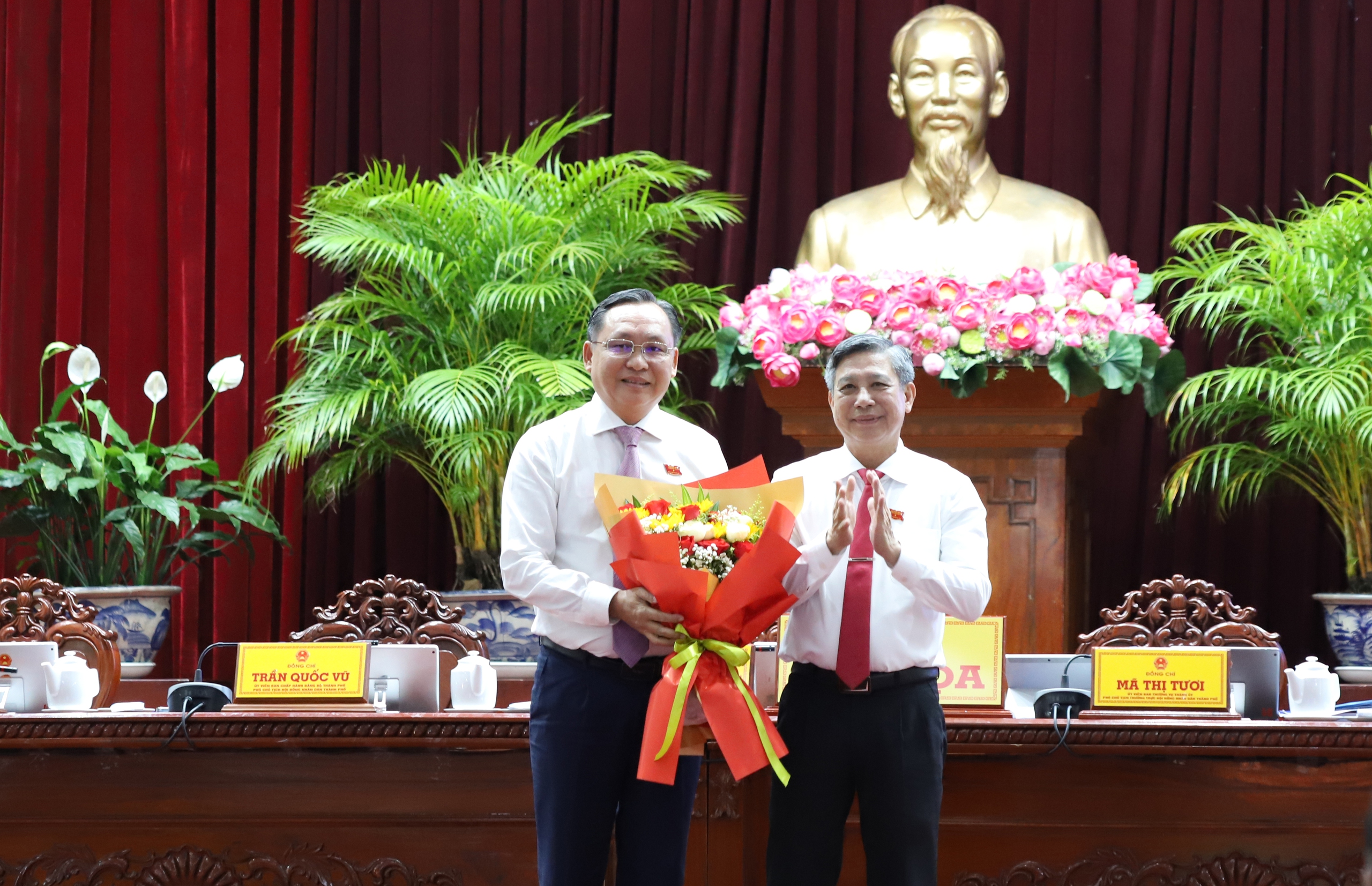 出口加工區與工業園區管理委員會主任出任芹苴市人民委員會副主席