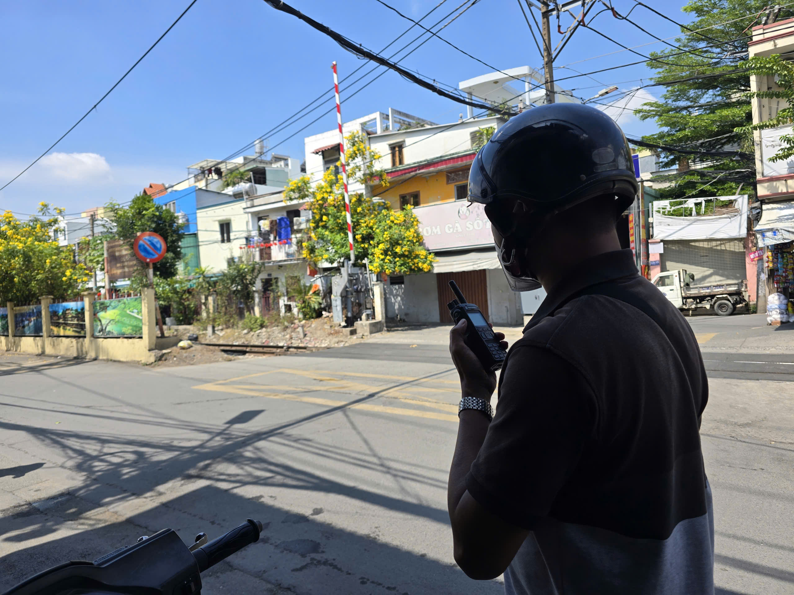 胡志明市超過23公里鐵路，PC08部門如何確保交叉路口的安全？