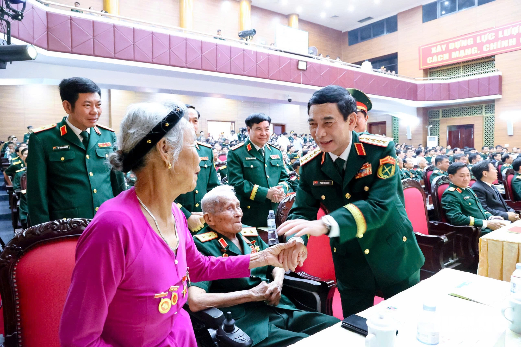 總理黎明興:第四軍區續寫輝煌歷史,堅定保衛國家