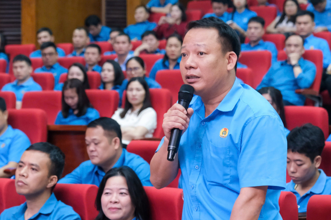 提議降低製造業退休年齡,提高地區最低工資