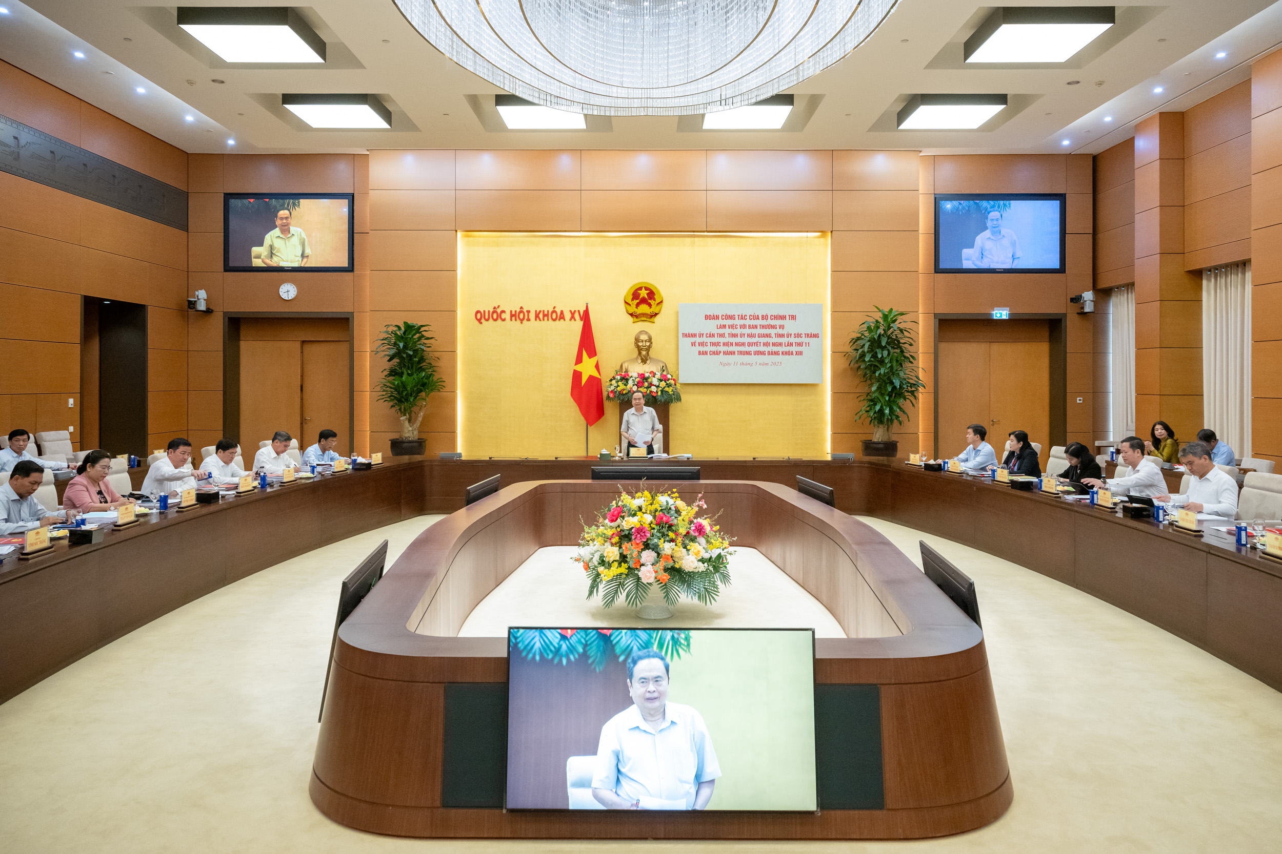 提案，人事安排后绝对避免消极、地方主义、团体利益