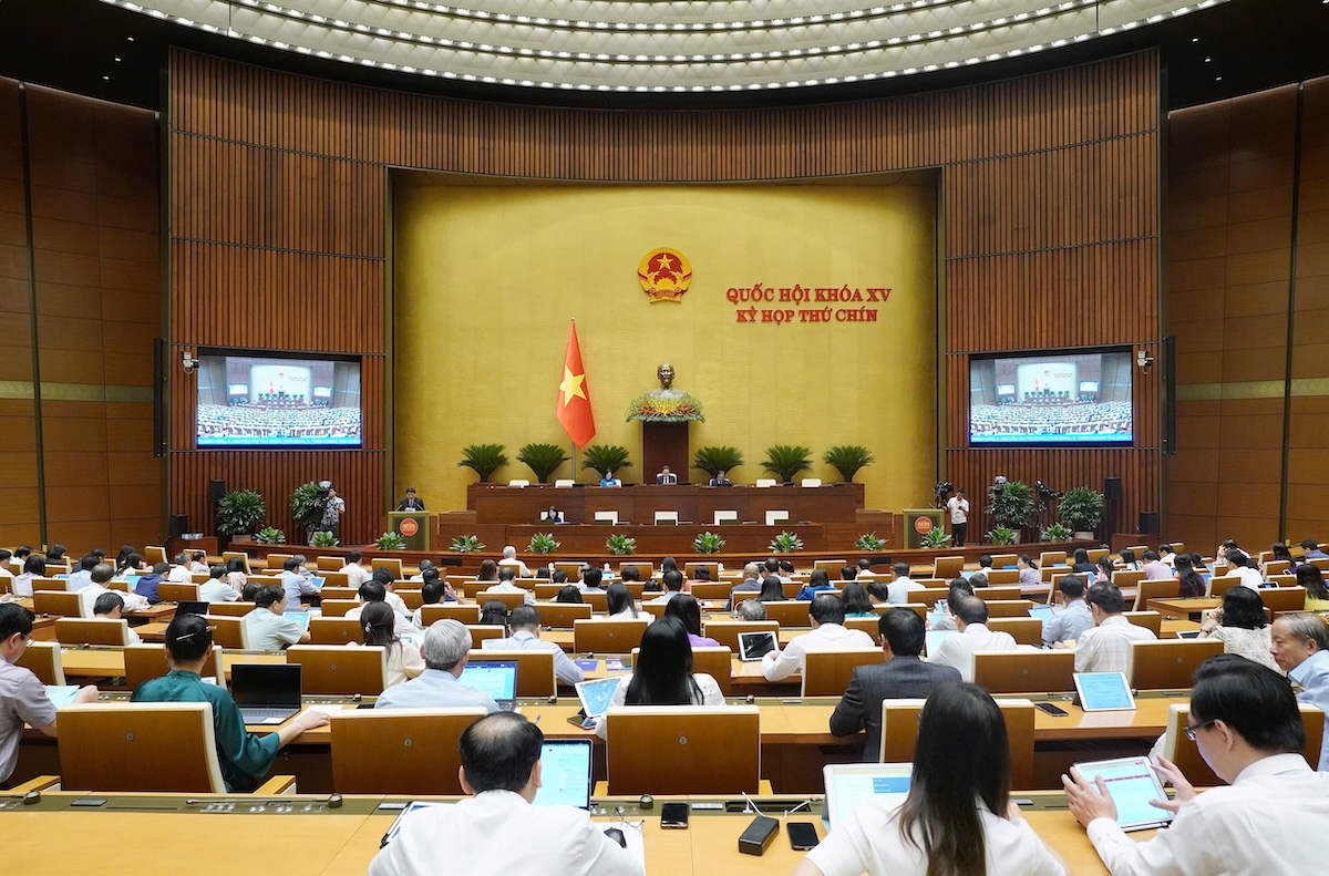 代表：教师减少家庭时间以增加收入并无不当