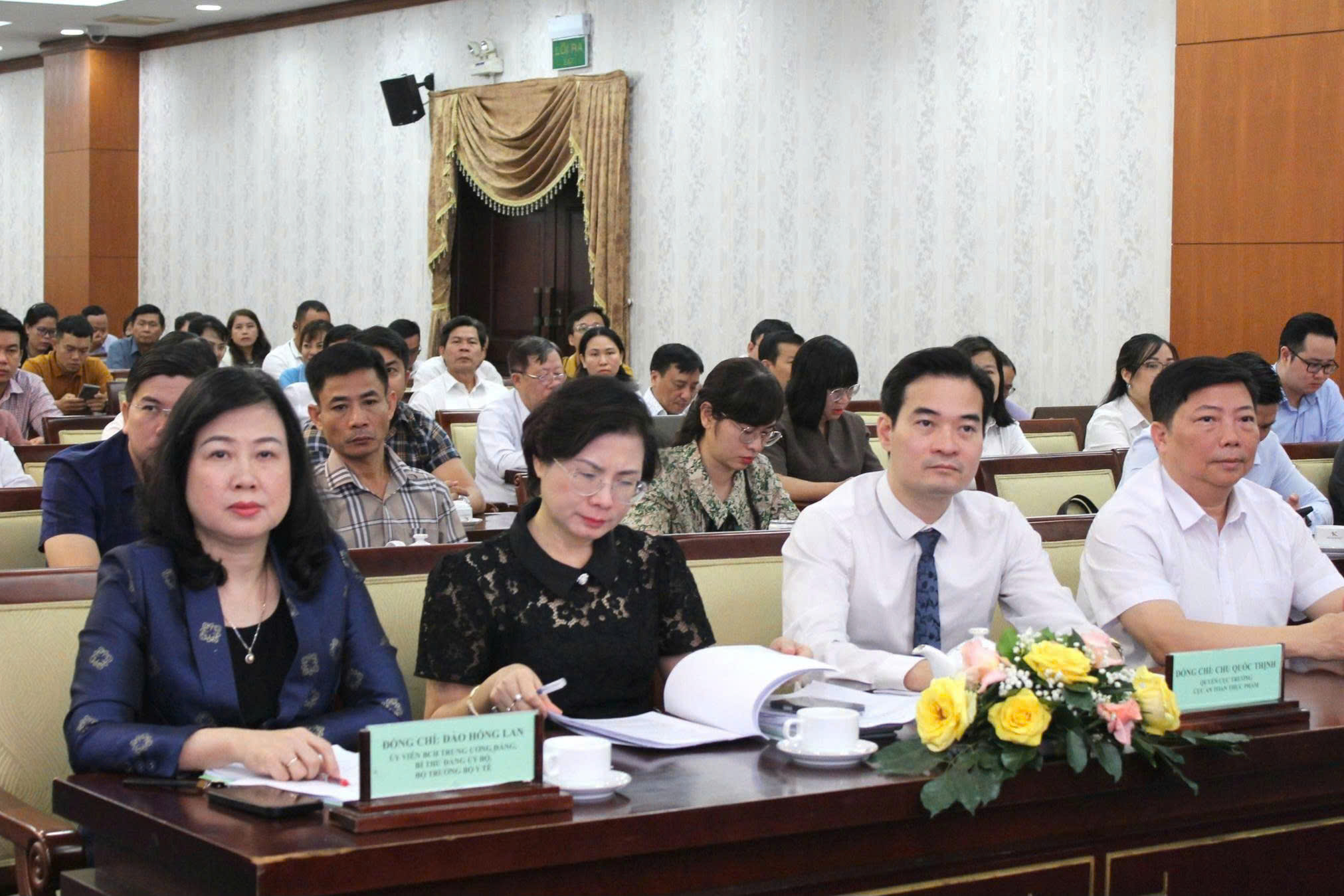 胡志明市:阻斷不潔食品,加強街頭食品質量