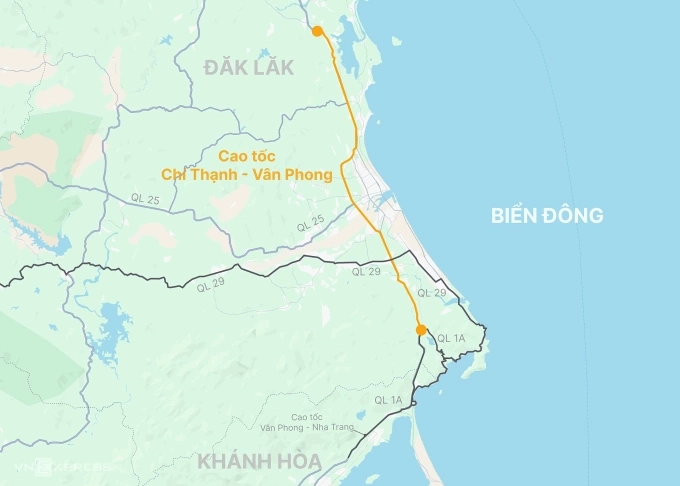 志盛-雲峰高速公路旁農田被機油淹沒