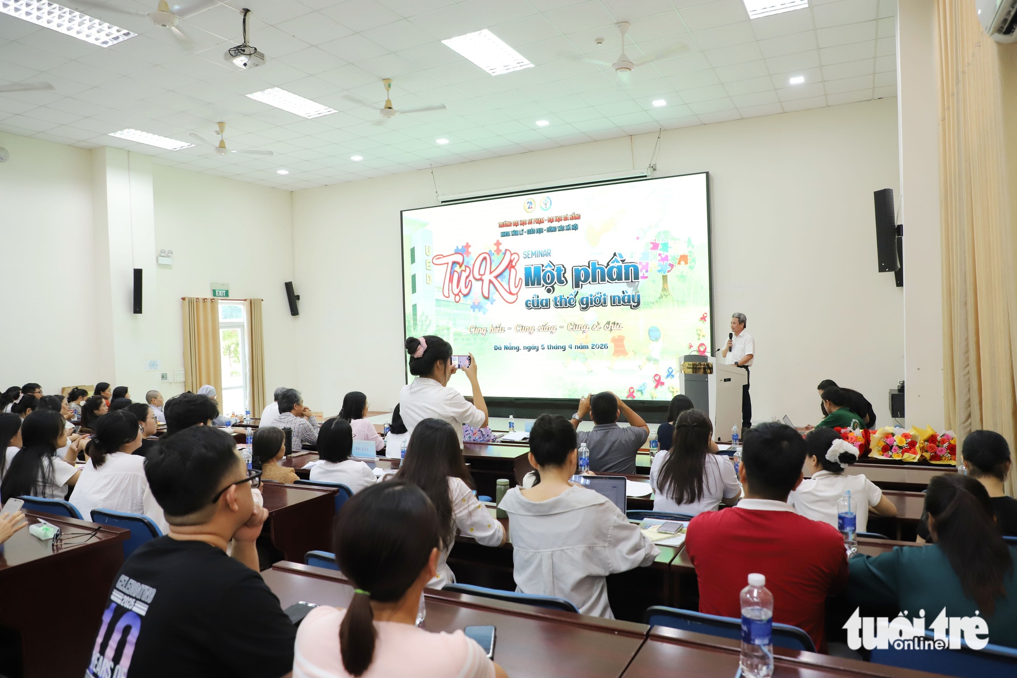 有自閉症兒童的家庭必須用多種目光與社會‘溝通’