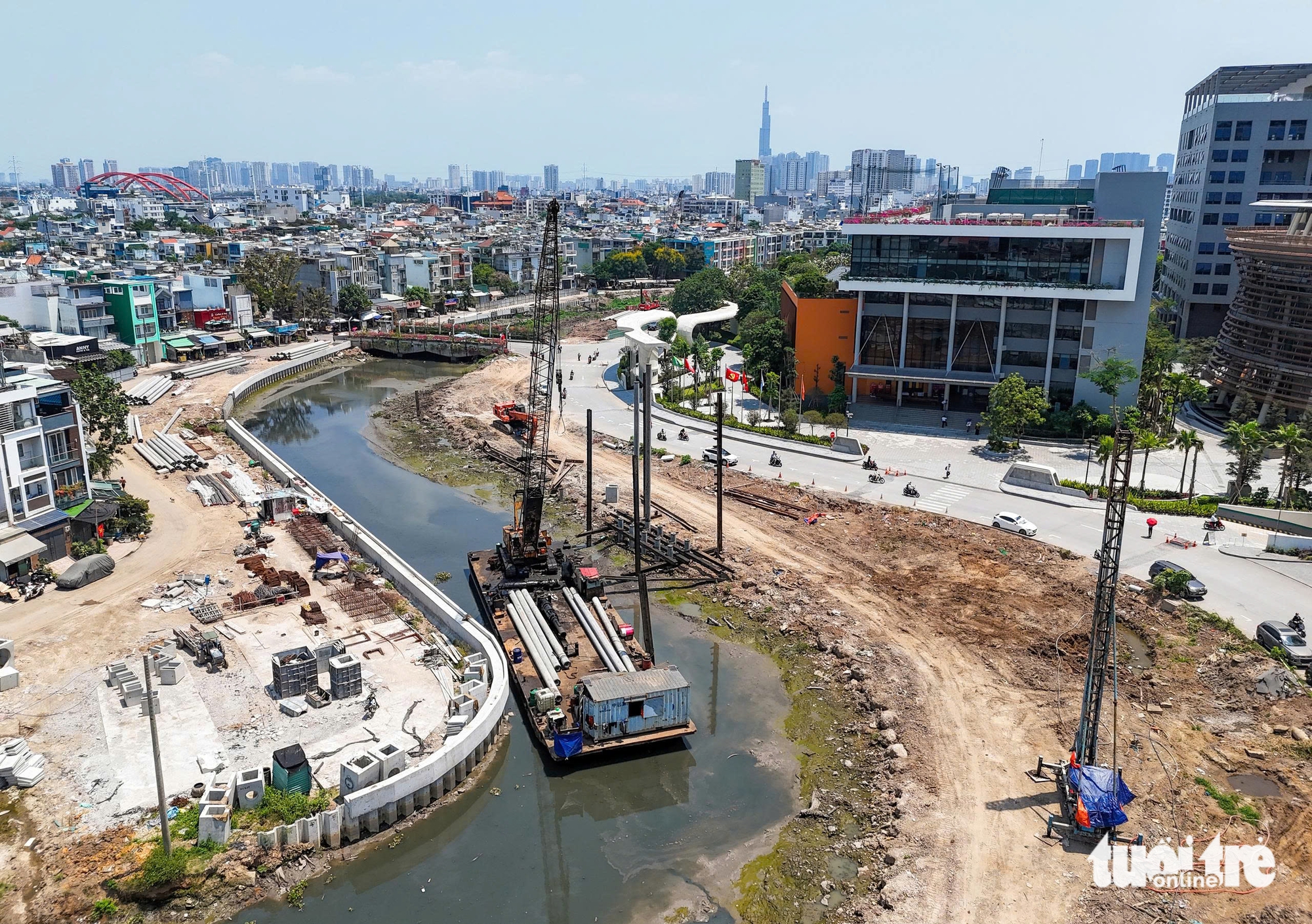 胡志明市人民委員會主席:6月必須完成心貫河項目全部土地清場