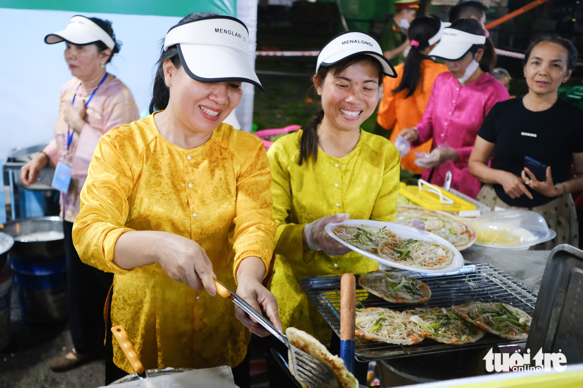 嘉萊美食節無數美味佳餚,遊客興奮品嚐