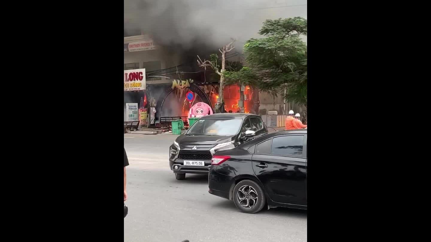 猫巴岛Mlem酒吧火灾