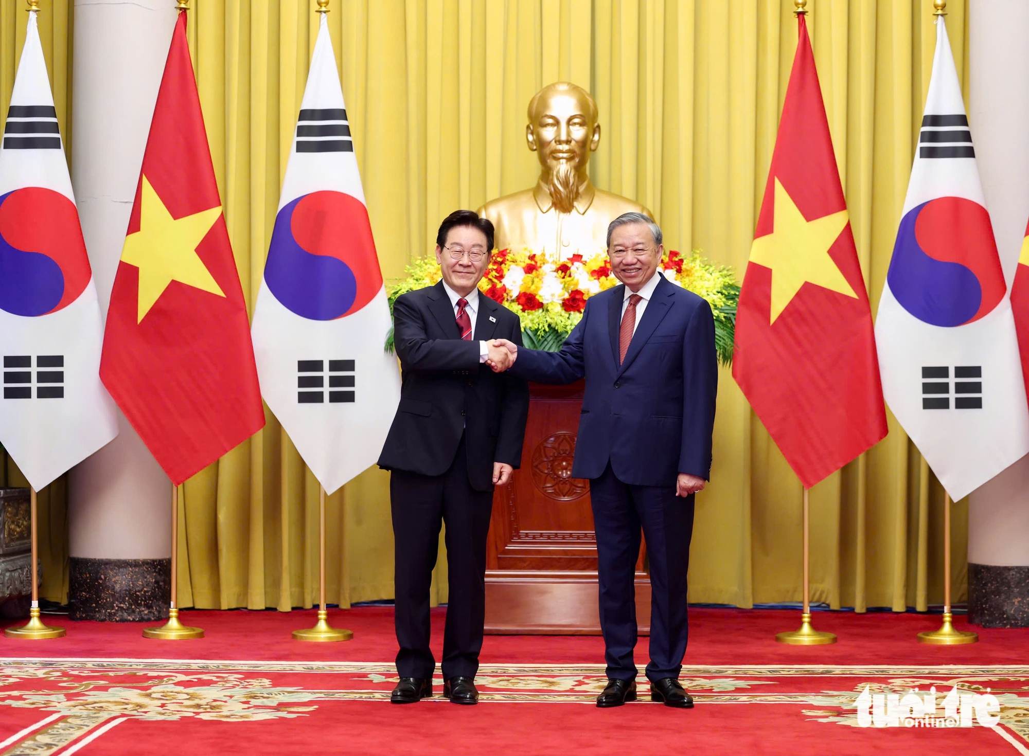 越南鳴放21響禮炮歡迎韓國總統進行國事訪問