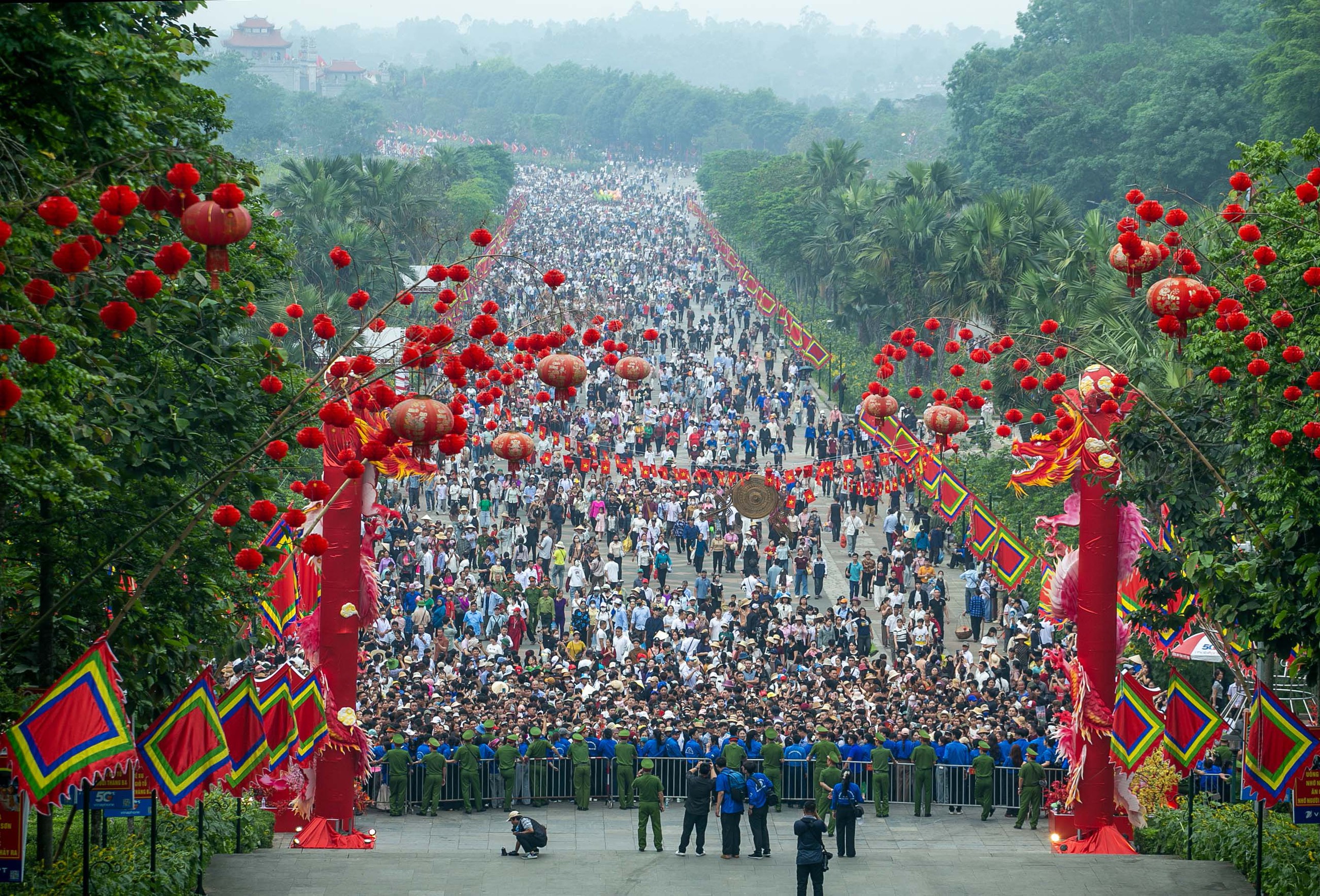 公安、軍隊、青年團全力保障雄王祭祖日的安全與秩序
