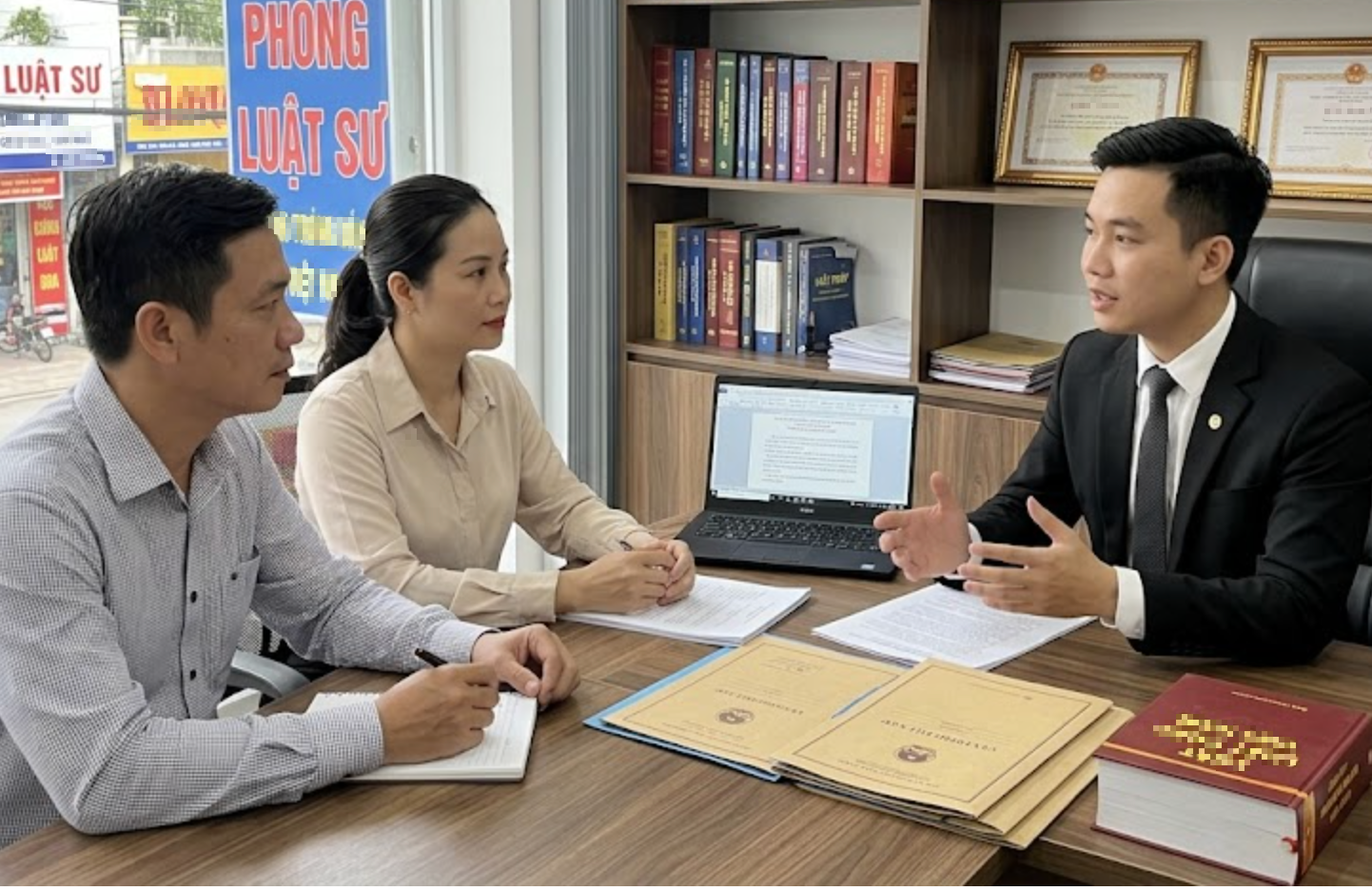 自5月18日起,鄉級人民委員會主席在某些情況下有權吊銷律師執業證書