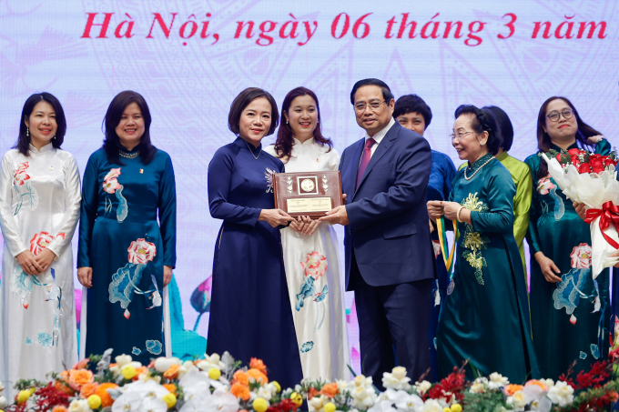 陳氏越南教授榮獲2025年科瓦列夫斯卡婭獎