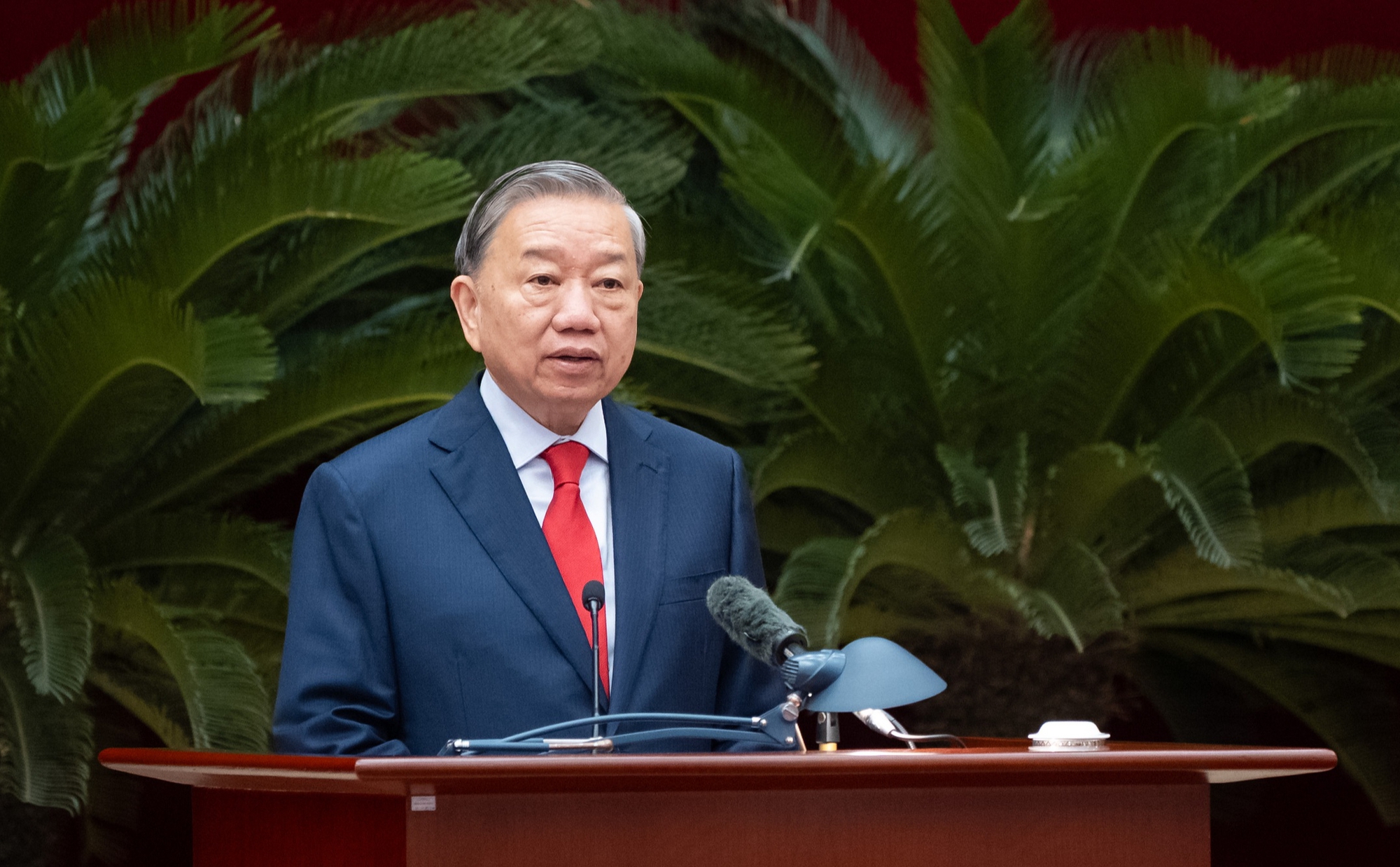 第十四屆中央委員會第二次會議開幕:審議新一屆國家機關領導人事安排