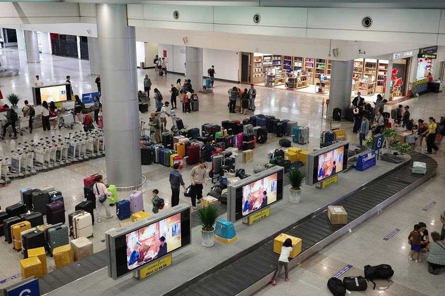 中东战事扰乱旅游业：许多越南游客被困战区