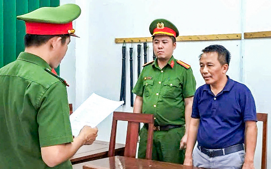 逮捕木材大亨Khoa骗取16亿越南盾