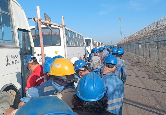 中東越南勞工在'空襲邊緣'的生活