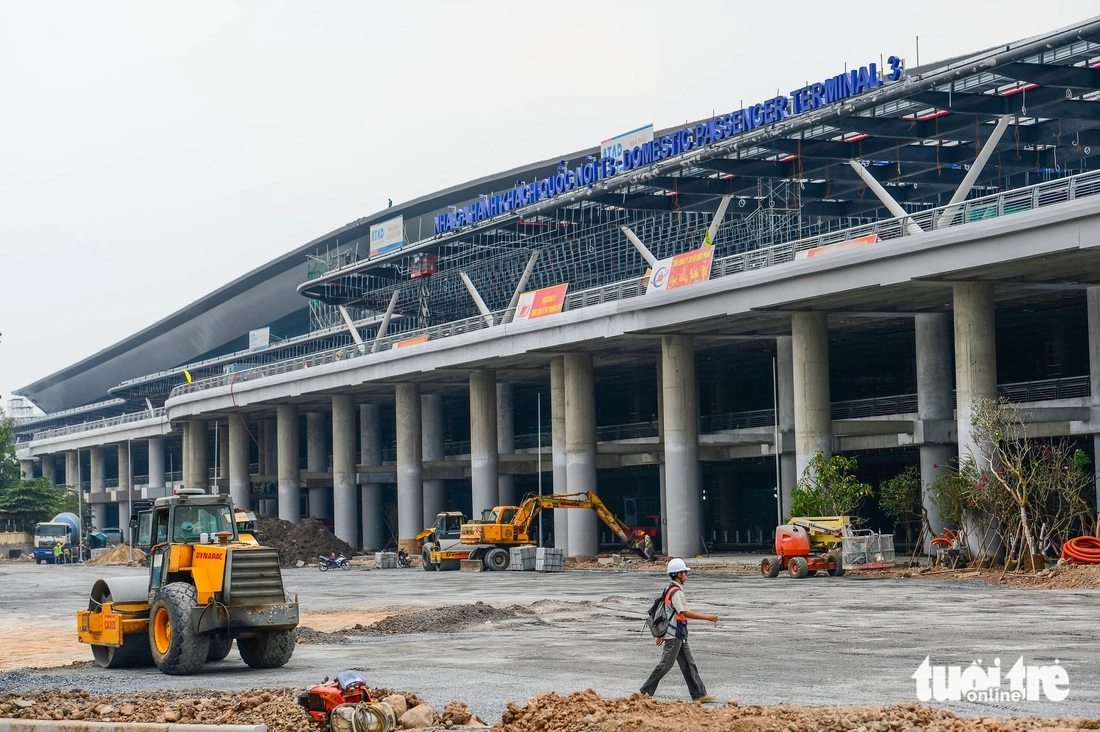 新山一机场T3航站楼大雨后漏水：建设部要求彻底处理