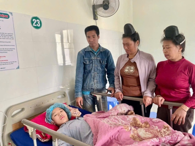 貧困父親離開村莊拯救女兒