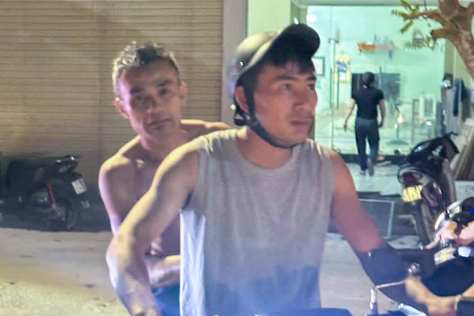 男子跳入藍江救出母子二人