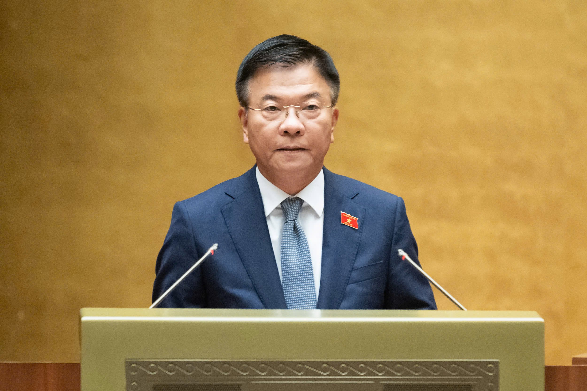 社交媒体不得要求提供芯片身份证以验证账户