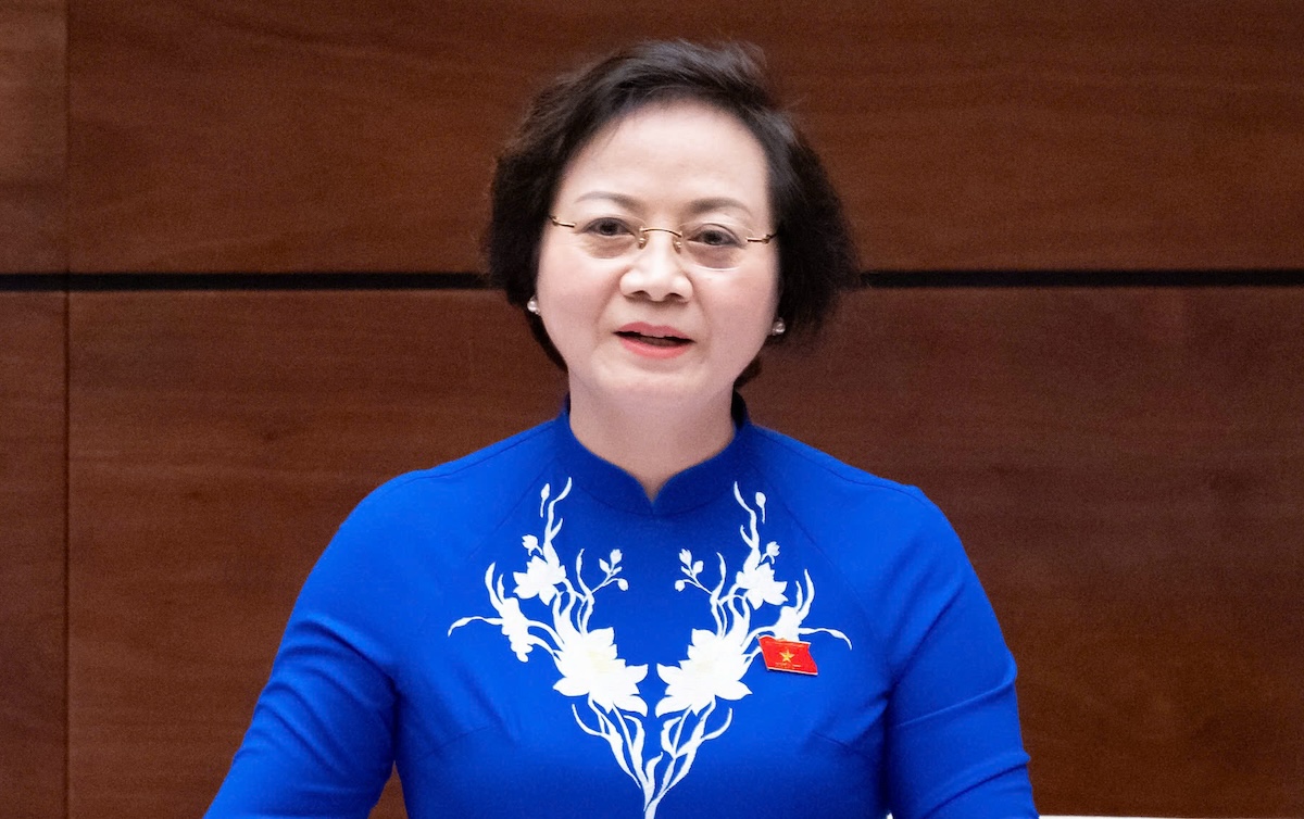 范氏青茶部长解释省长将管理乡级工作的情况