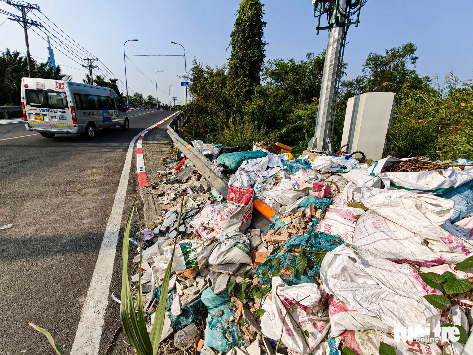 胡志明市:安慶坊多處垃圾氾濫