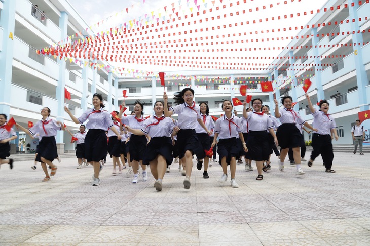 胡志明市预计如何安排公立学校？